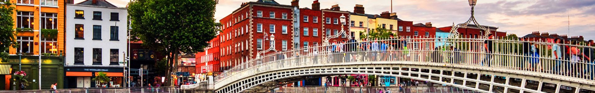 picture of the Ha'penny bridge in Dublin City Centre