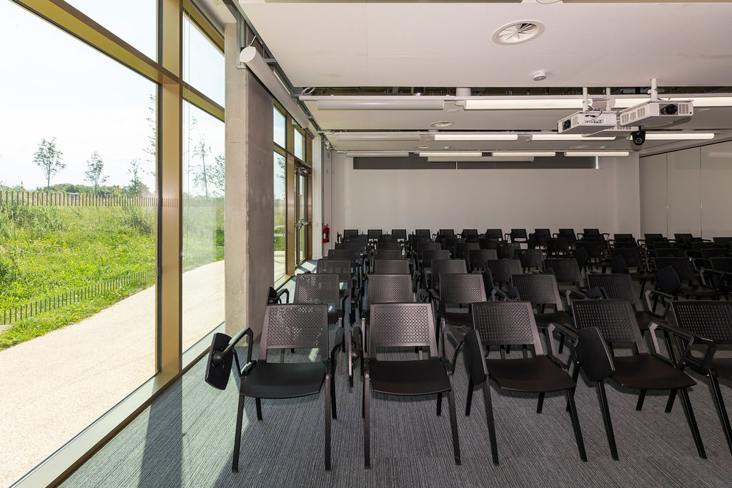 Block G professional photo Flat lecture 1