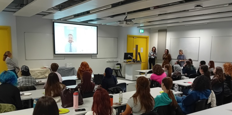 Students attending WITU workshop