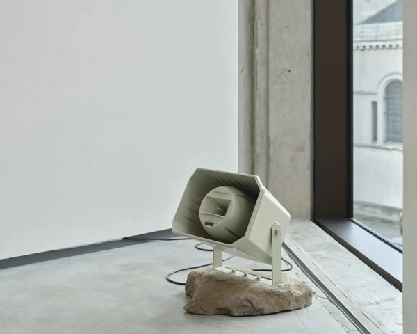 description of image